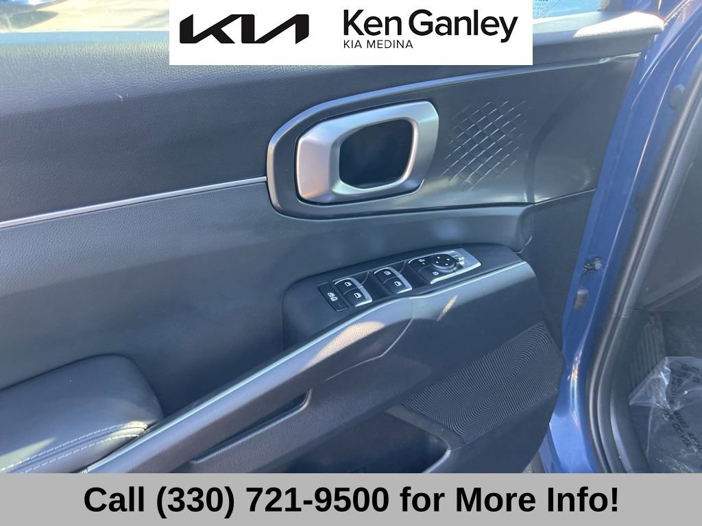Certified 2025 Kia Sorento S FWD image 27