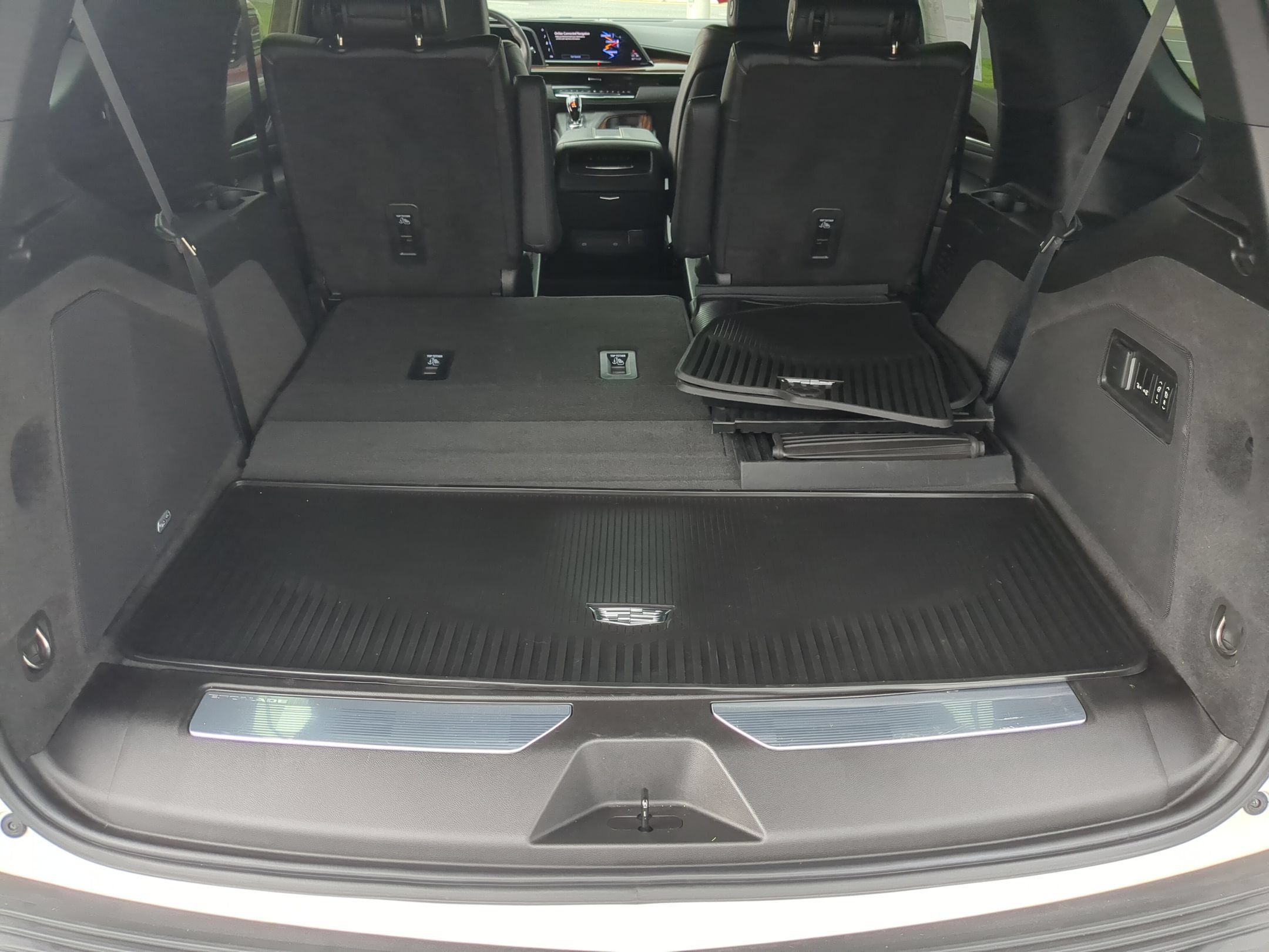 Certified 2022 Cadillac Escalade Luxury AWD/4WD image 25