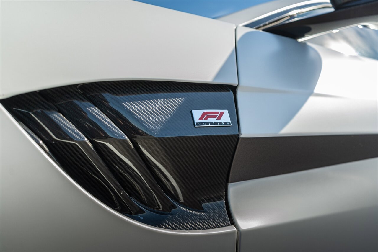 Used 2023 Aston Martin V8 Vantage Coupe image 99