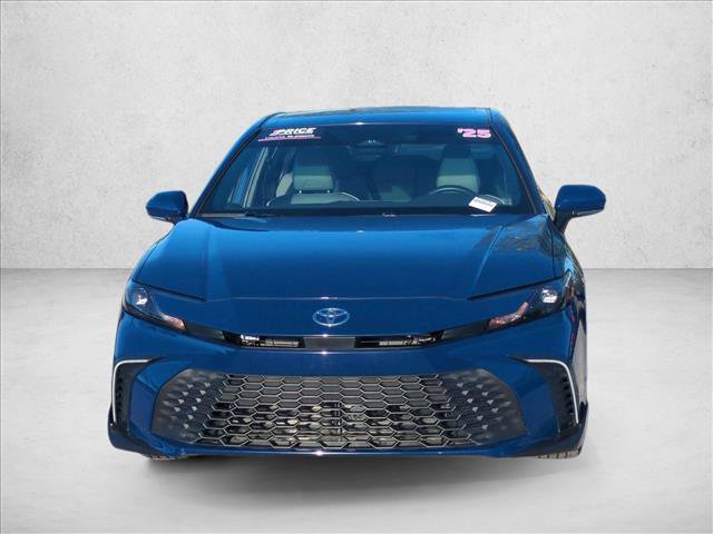 Used 2025 Toyota Camry SE w/ Convenience Package video 2