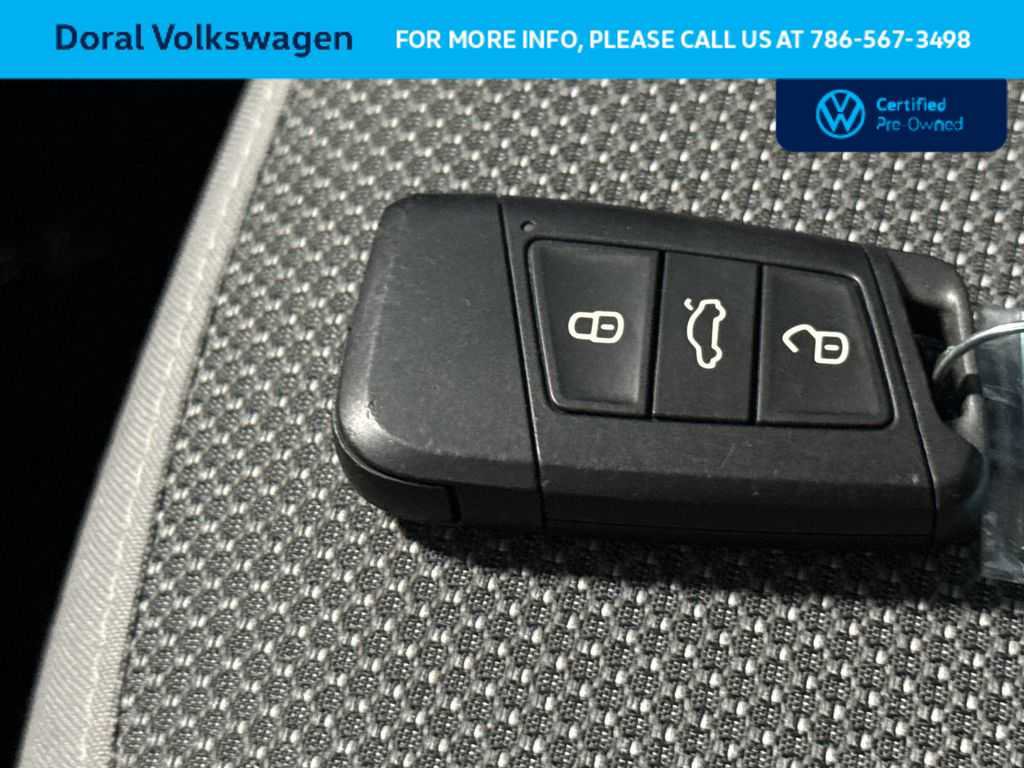 Certified 2023 Volkswagen Taos S FWD image 28