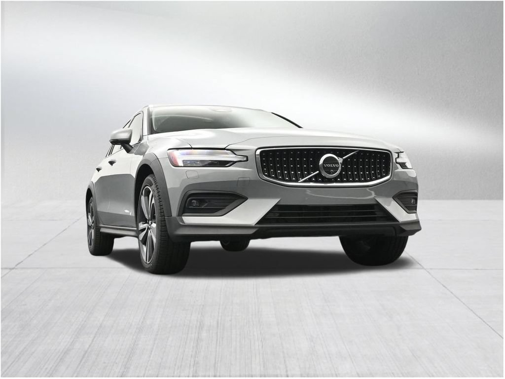 New 2026 Volvo V60 B5 Cross Country Plus w/ Protection Package Premier AWD/4WD image 28