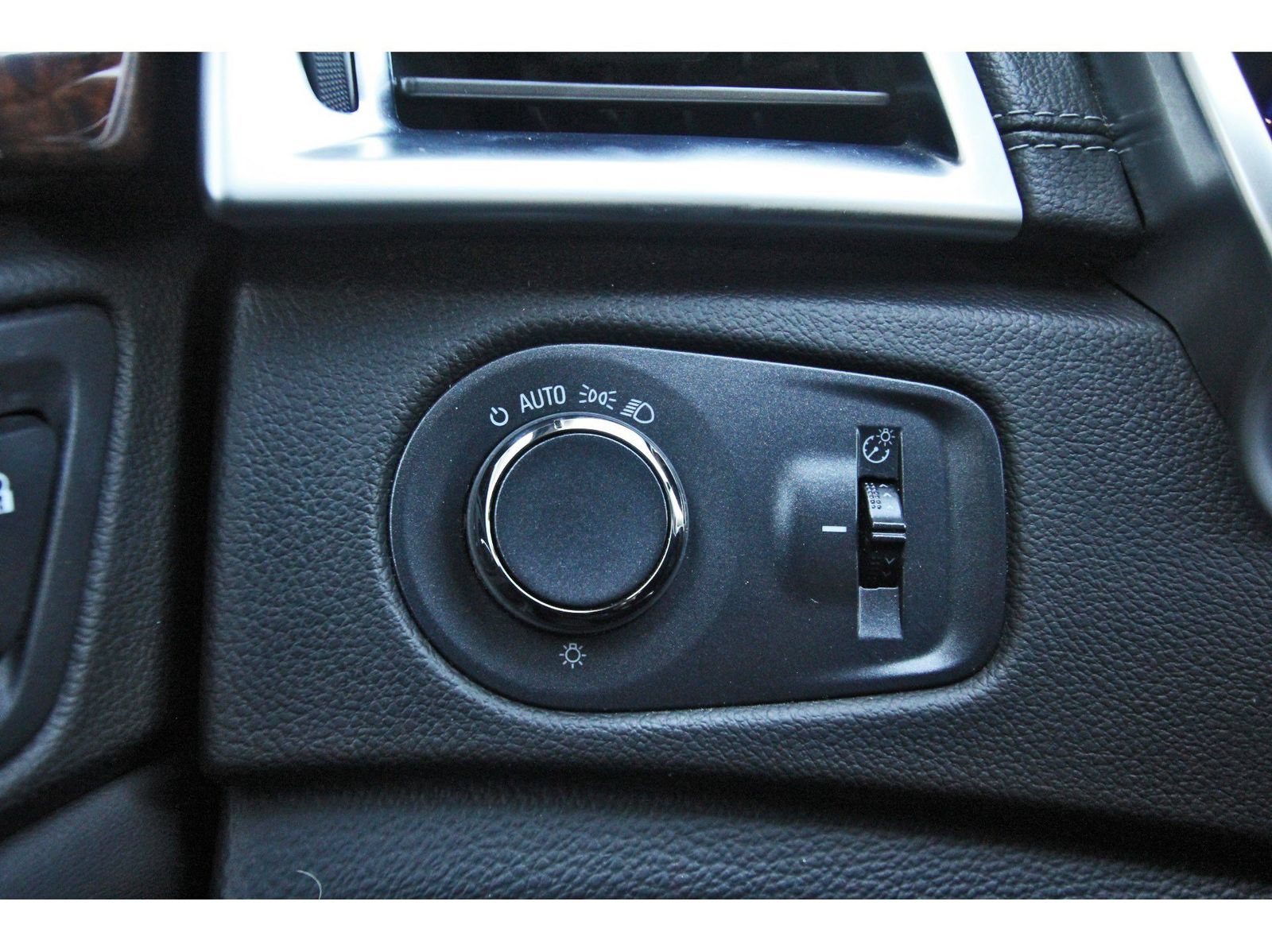 Used 2015 Cadillac SRX Luxury FWD image 21