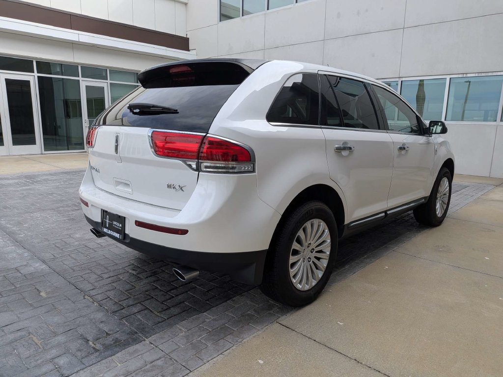 Used 2014 Lincoln MKX FWD w/ Walnut Swirl Wood Package image 5