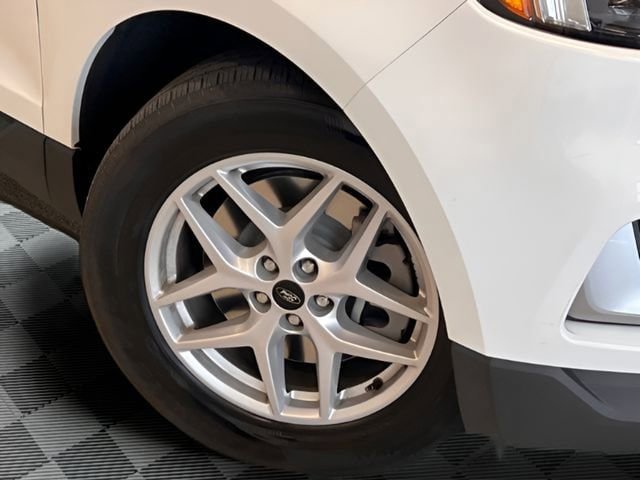 Used 2024 Ford Edge SEL image 29
