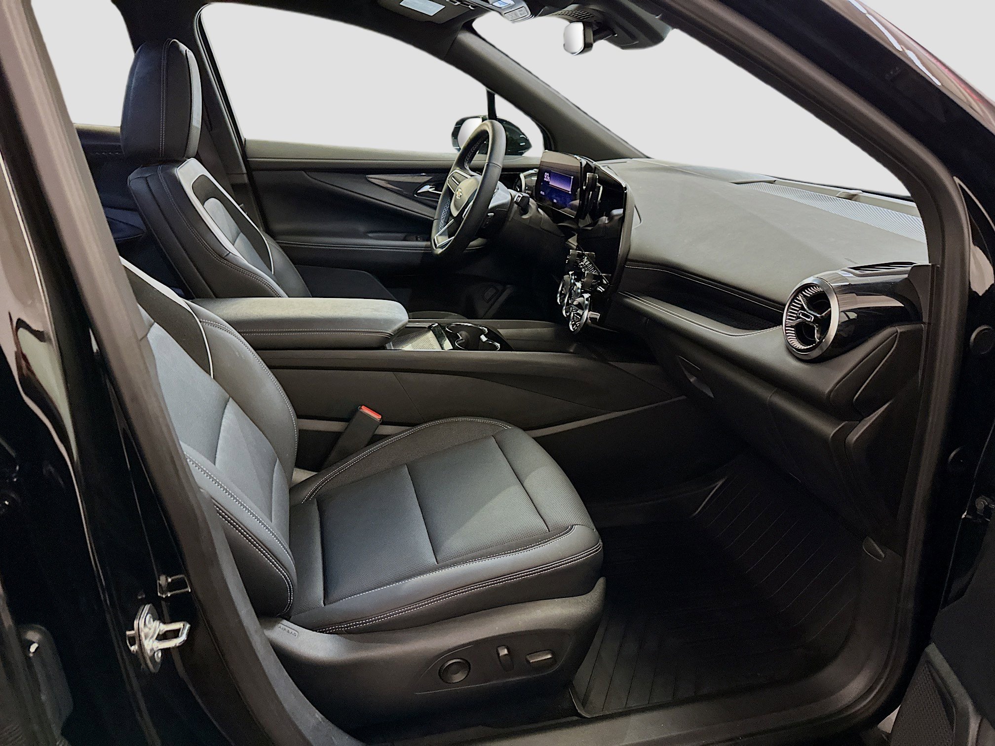 Used 2024 Chevrolet Blazer EV LT image 33