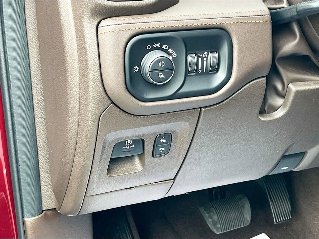 Used 2025 RAM 1500 Limited w/ Trailer Tow Group image 10