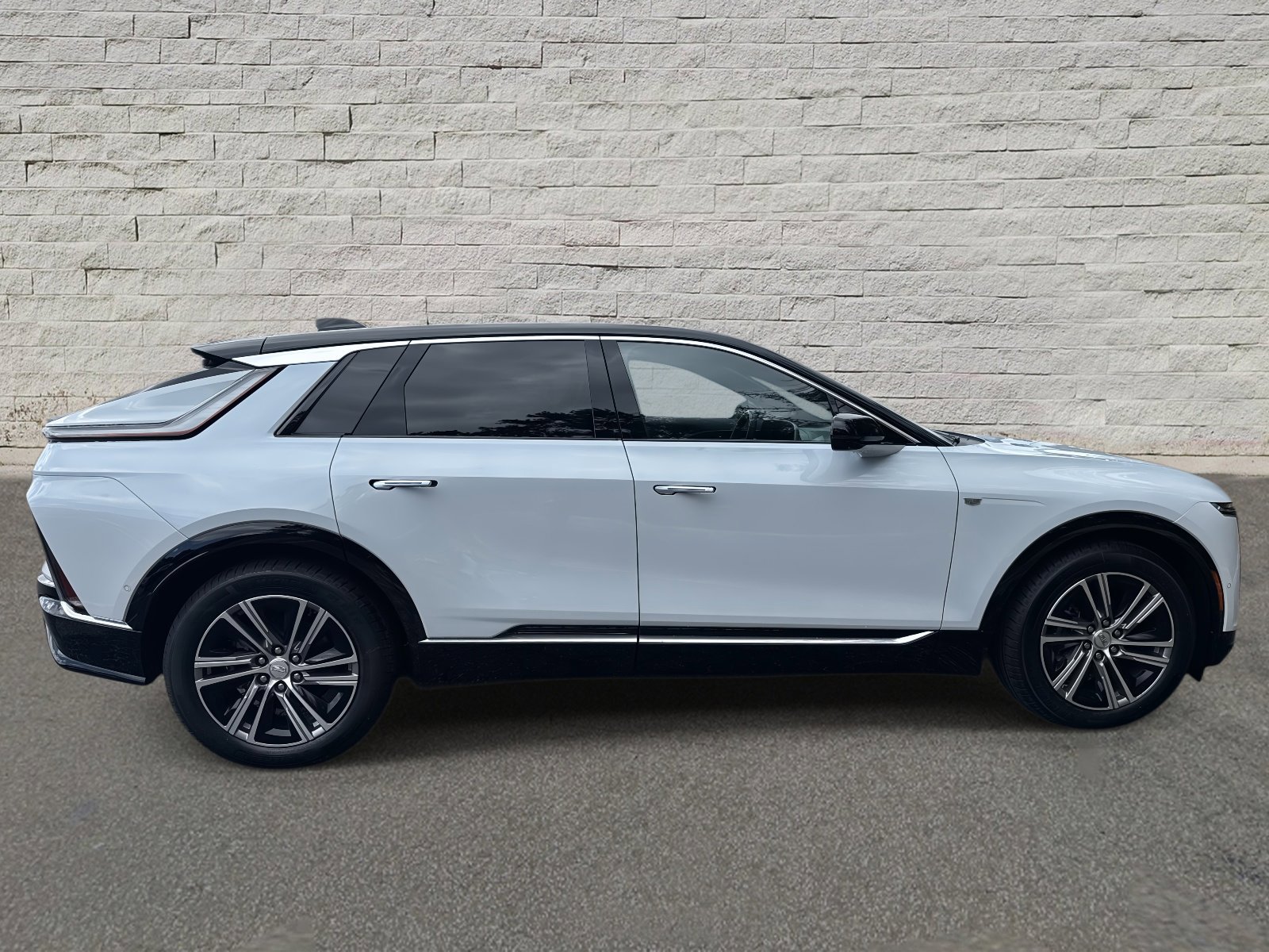 New 2026 Cadillac Lyriq Luxury image 6