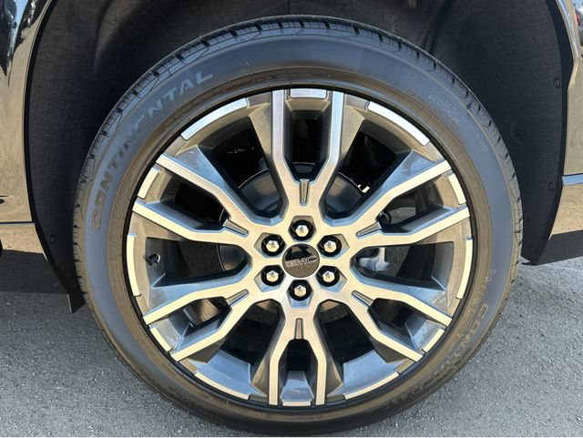 New 2026 GMC Acadia Denali Ultimate w/ LPO, Floor Liner Package AWD/4WD image 17