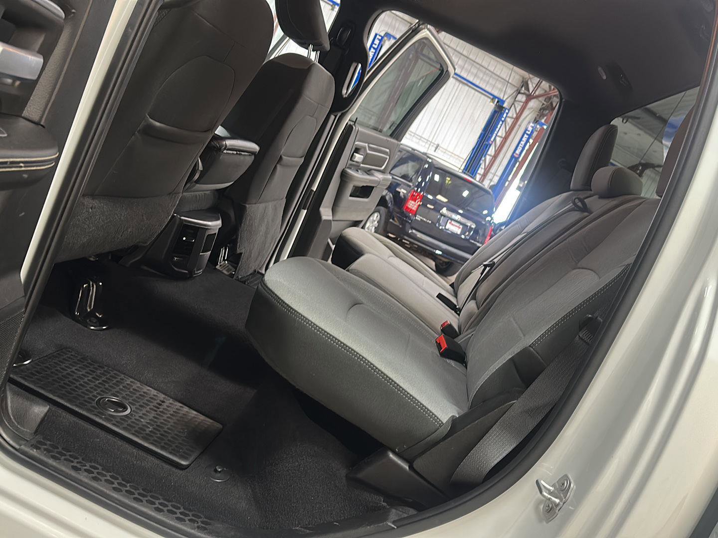 Certified 2024 RAM 2500 Big Horn AWD/4WD image 29