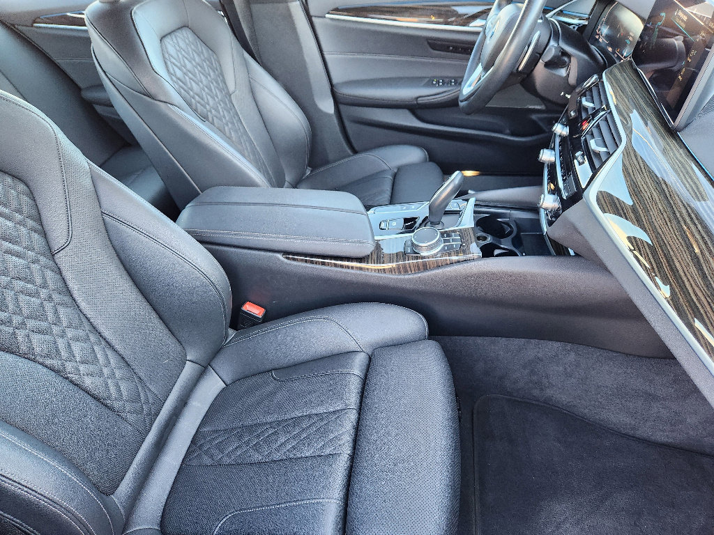 Used 2023 BMW 530e xDrive image 15