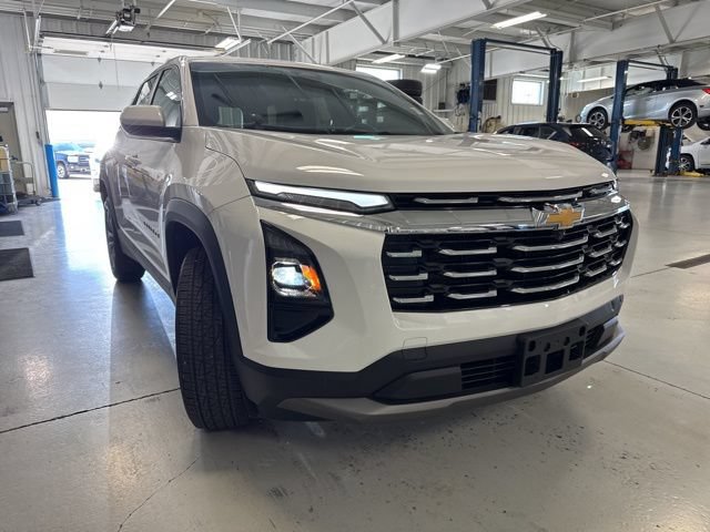 Used 2025 Chevrolet Equinox LT FWD image 17
