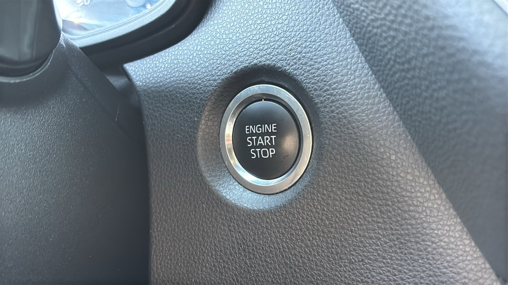 Used 2025 Toyota Corolla SE FWD image 13