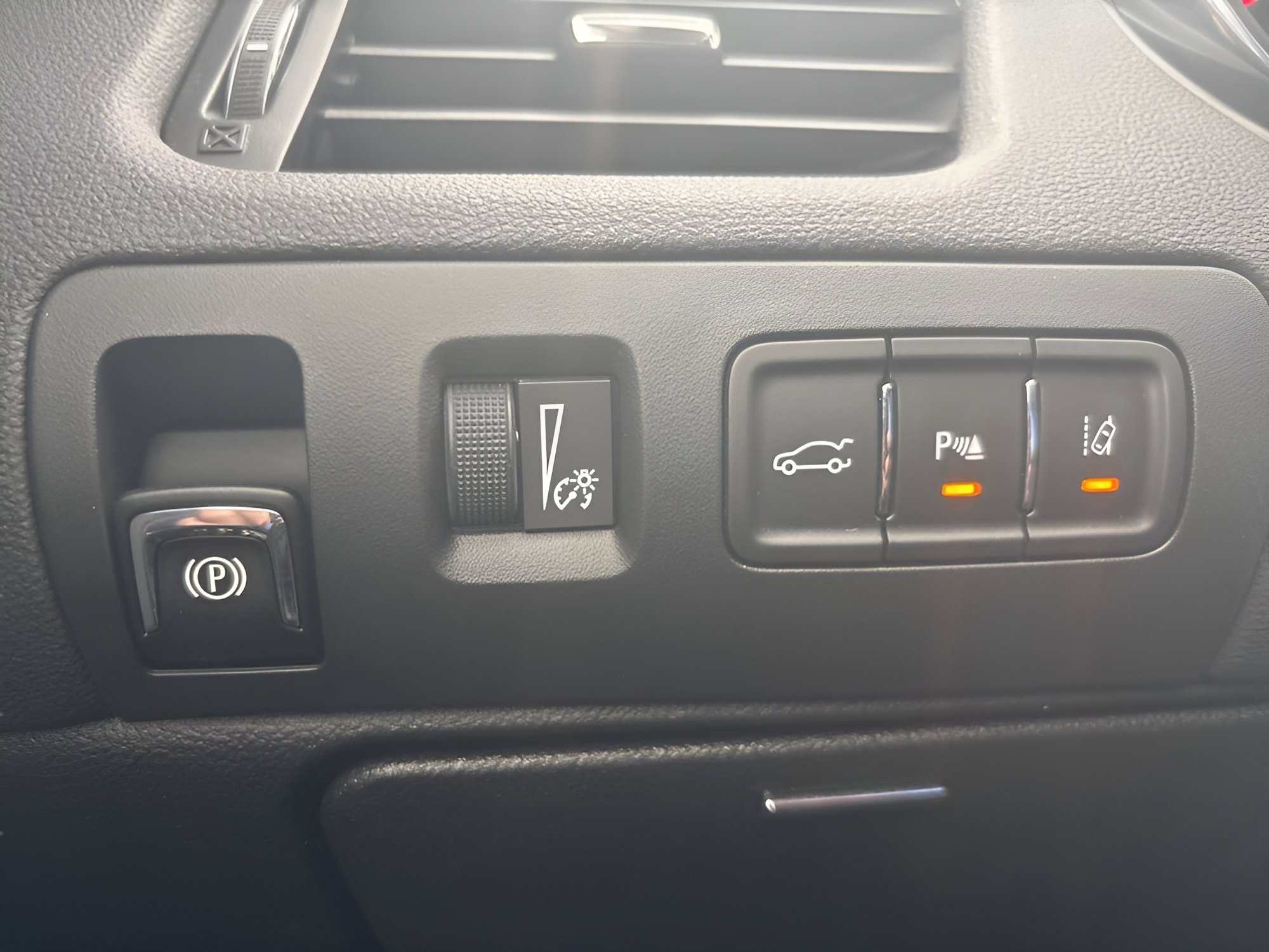 Used 2018 Chevrolet Impala Premier w/ Premier Confidence Package FWD image 26