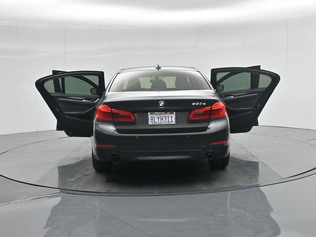 Used 2019 BMW 530e 530e iPerformance w/ Convenience Package image 38