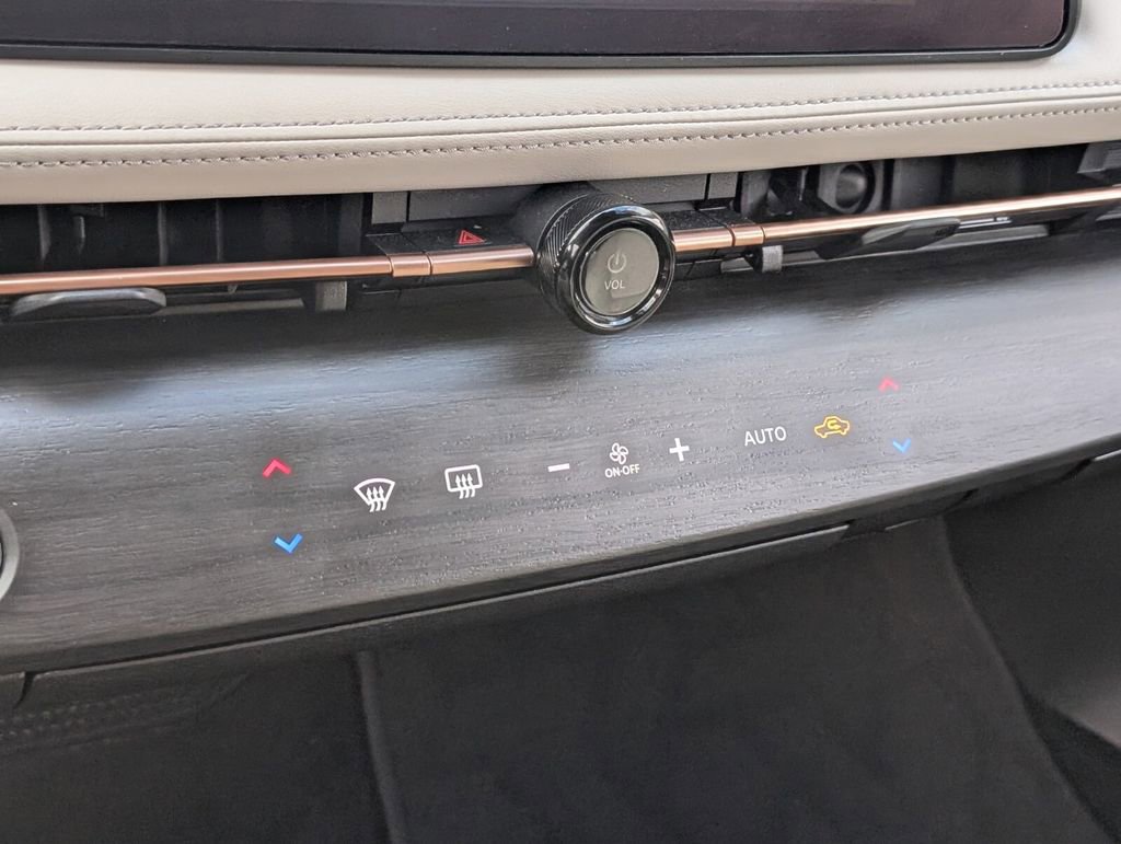 Used 2025 Nissan Ariya FWD image 16