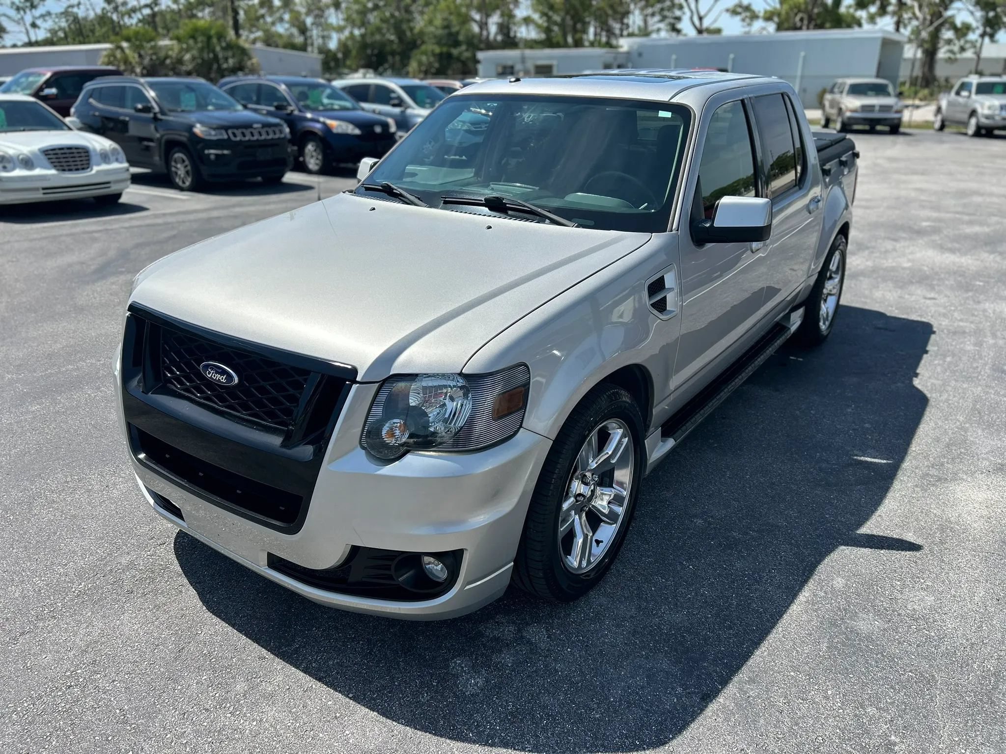 Used 2008 Ford Explorer Sport Trac Limited RWD image 3