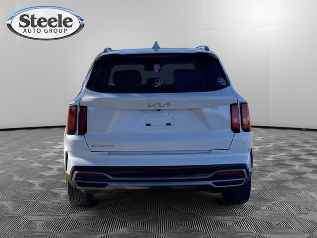 Used 2023 Kia Sorento S w/ Panoramic Sunroof Package image 4