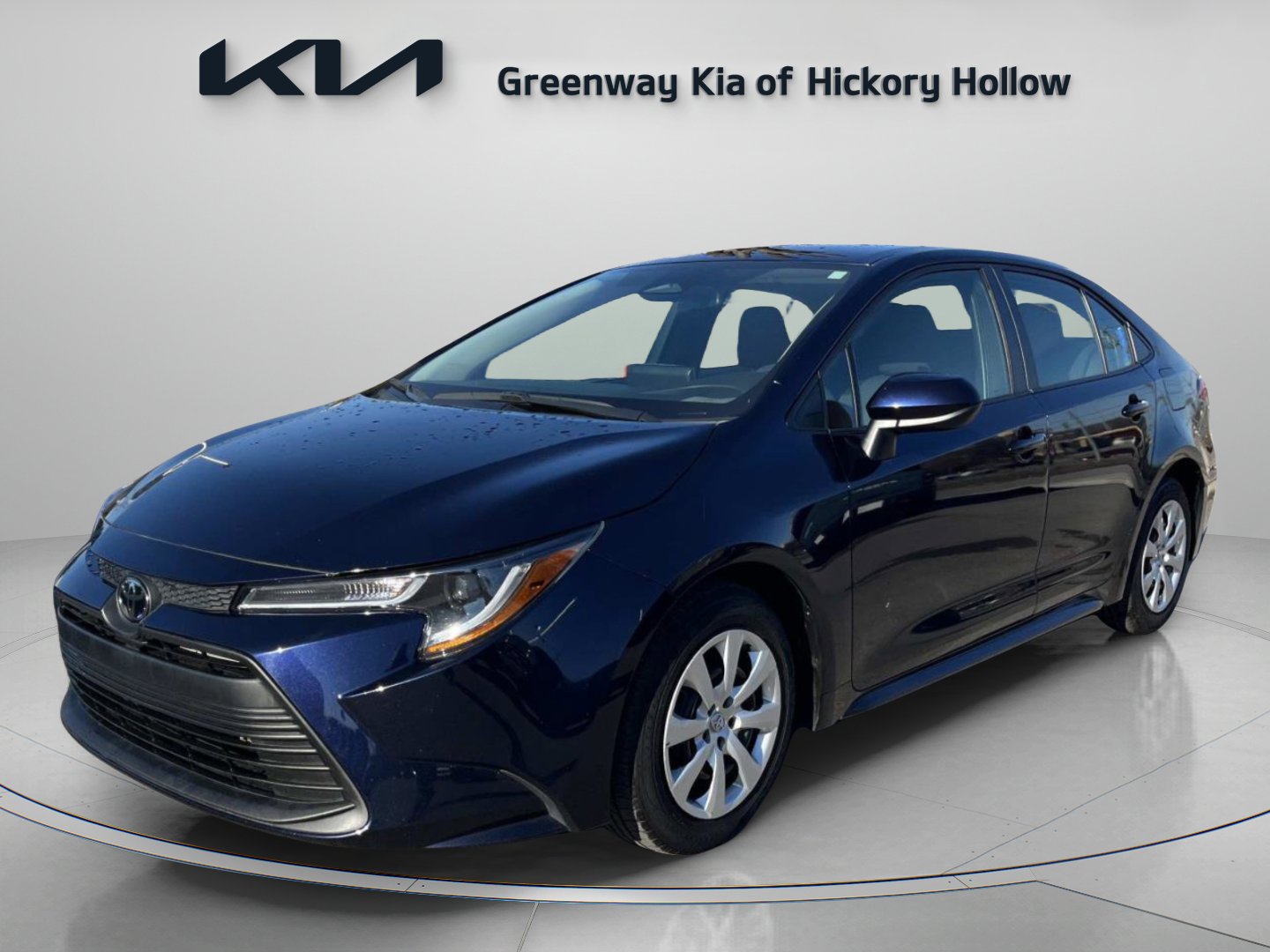 Used 2023 Toyota Corolla LE image 3