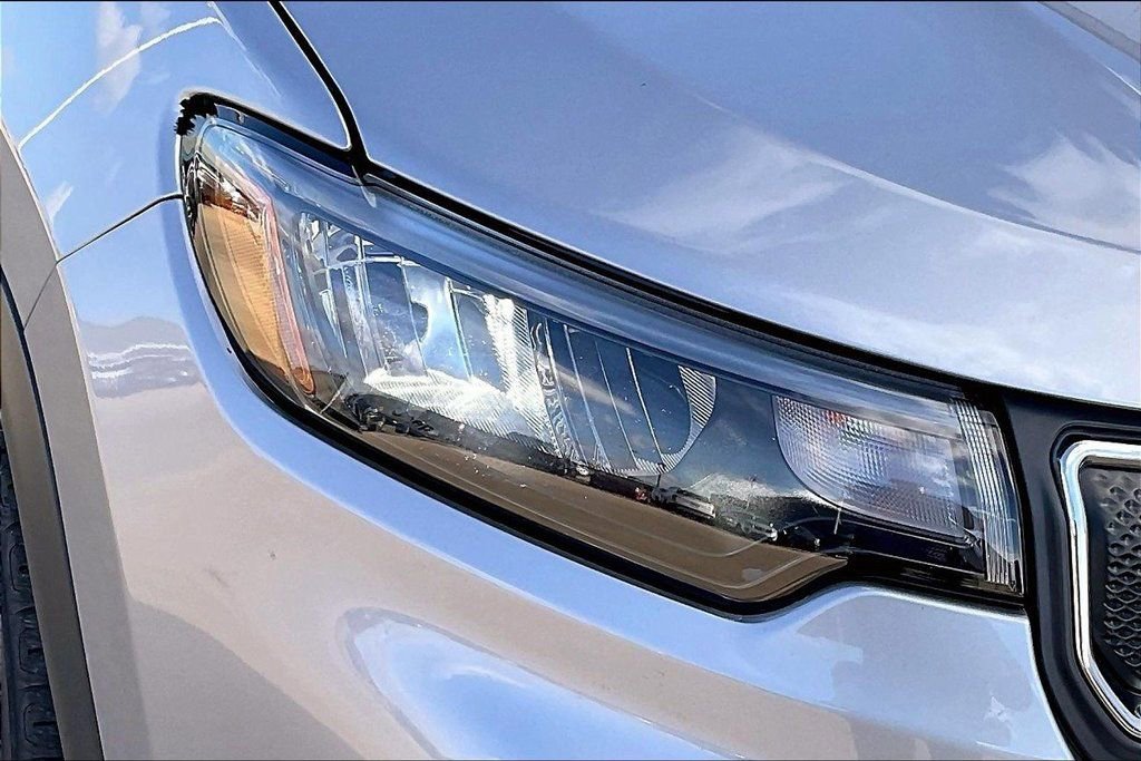 Used 2022 Jeep Compass Latitude w/ Sun and Sound Group image 28