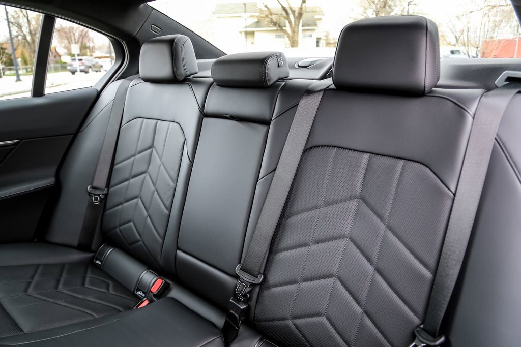 New 2026 BMW 530i xDrive w/ Premium Package image 24