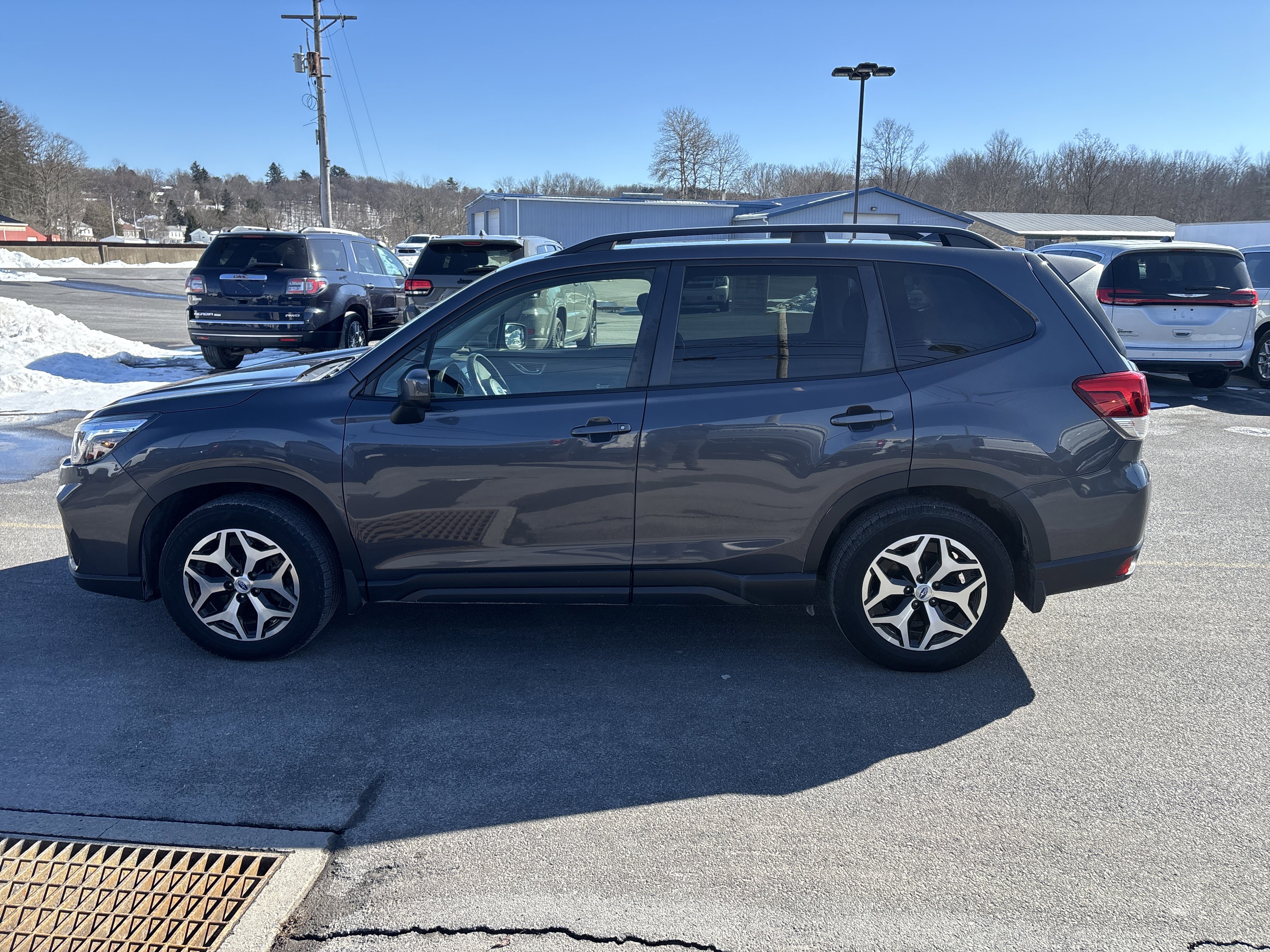 Used 2020 Subaru Forester Premium image 7
