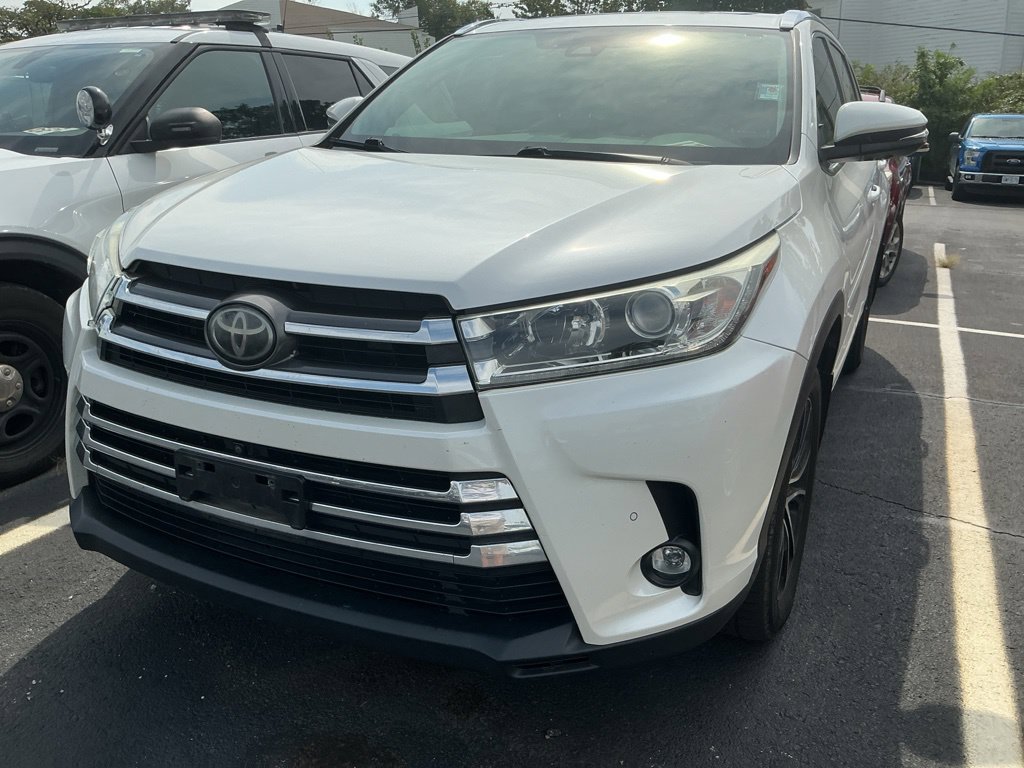 Used 2019 Toyota Highlander Limited Platinum AWD/4WD image 3