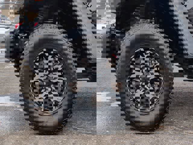 Used 2018 Jeep Wrangler Unlimited Rubicon image 14