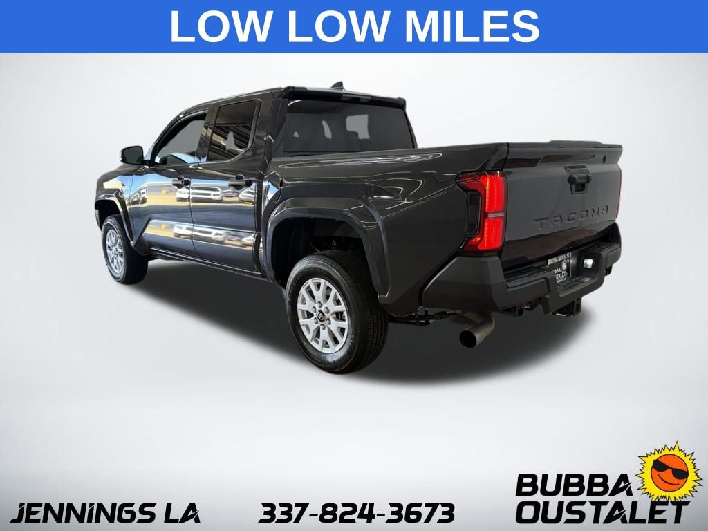 Used 2025 Toyota Tacoma SR image 3