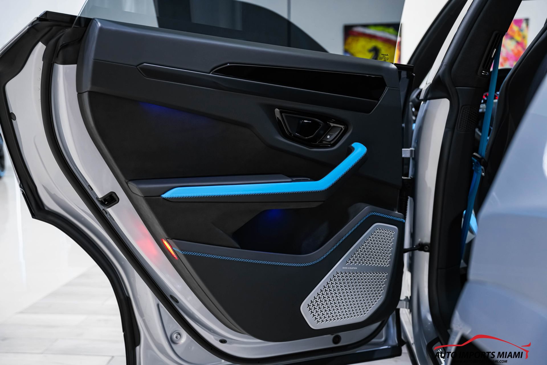 Used 2025 Lamborghini Urus SE image 65