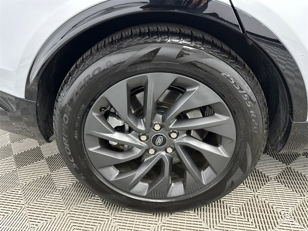 Used 2022 Land Rover Discovery S R-Dynamic image 19