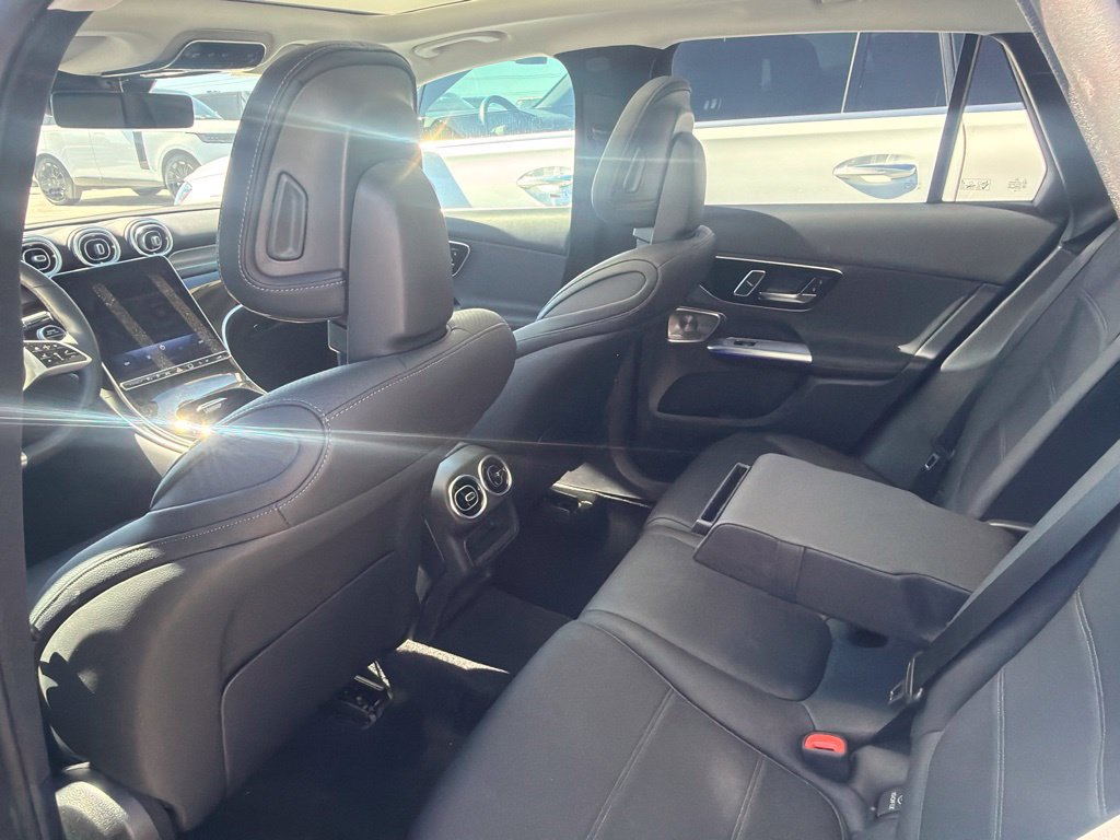 Used 2025 Mercedes-Benz GLC 350e 4MATIC w/ Driver Assistance Package image 10