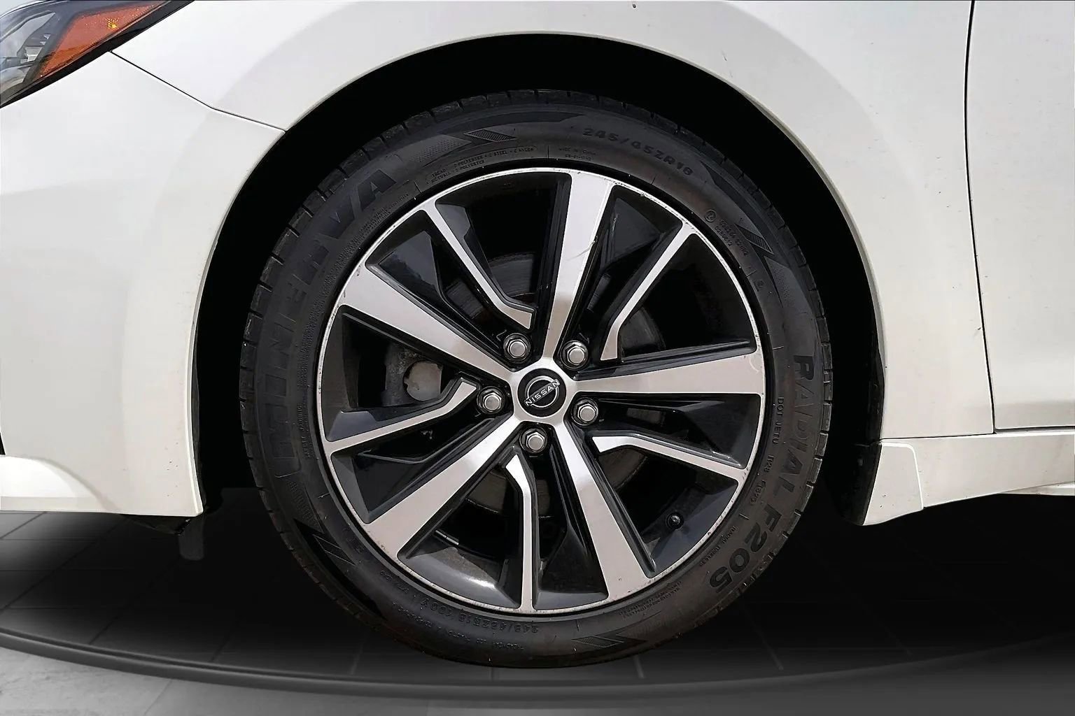Used 2023 Nissan Maxima SL FWD image 40