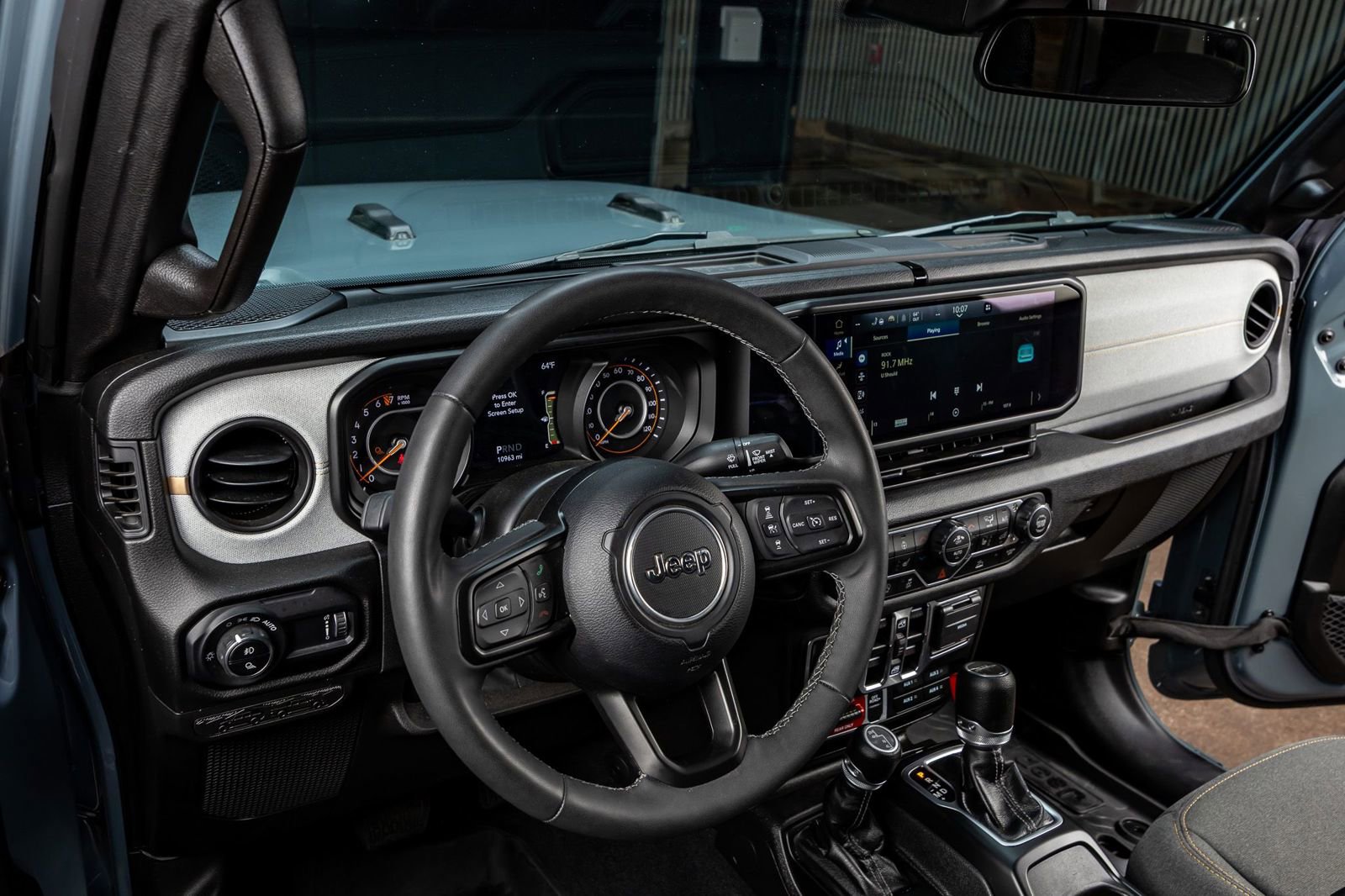 Used 2025 Jeep Gladiator Willys image 16