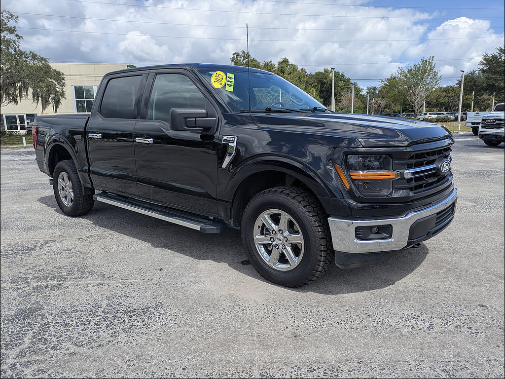 Used 2025 Ford F150 XLT w/ Equipment Group 301A Standard AWD/4WD image 3
