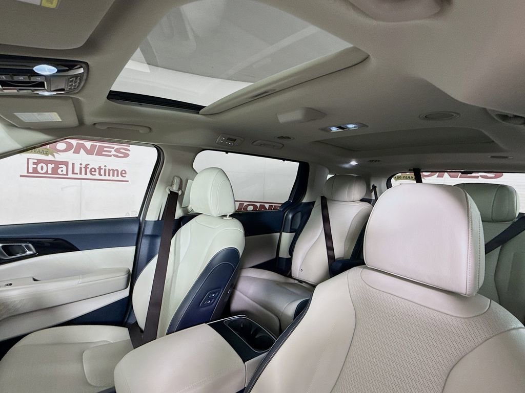 Used 2026 Kia Carnival SX Prestige FWD image 12