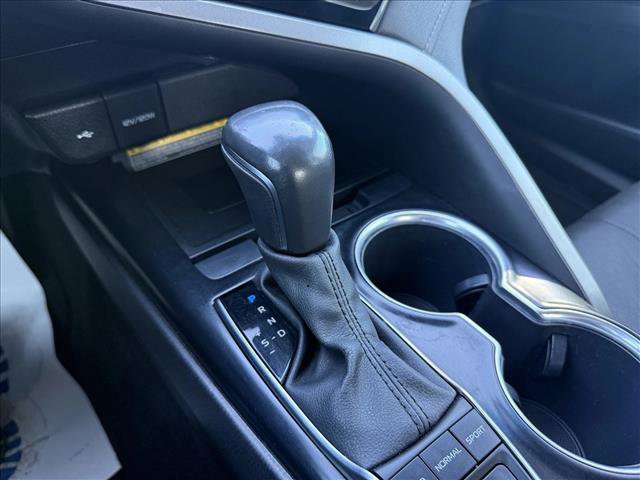 Used 2020 Toyota Camry XSE image 16