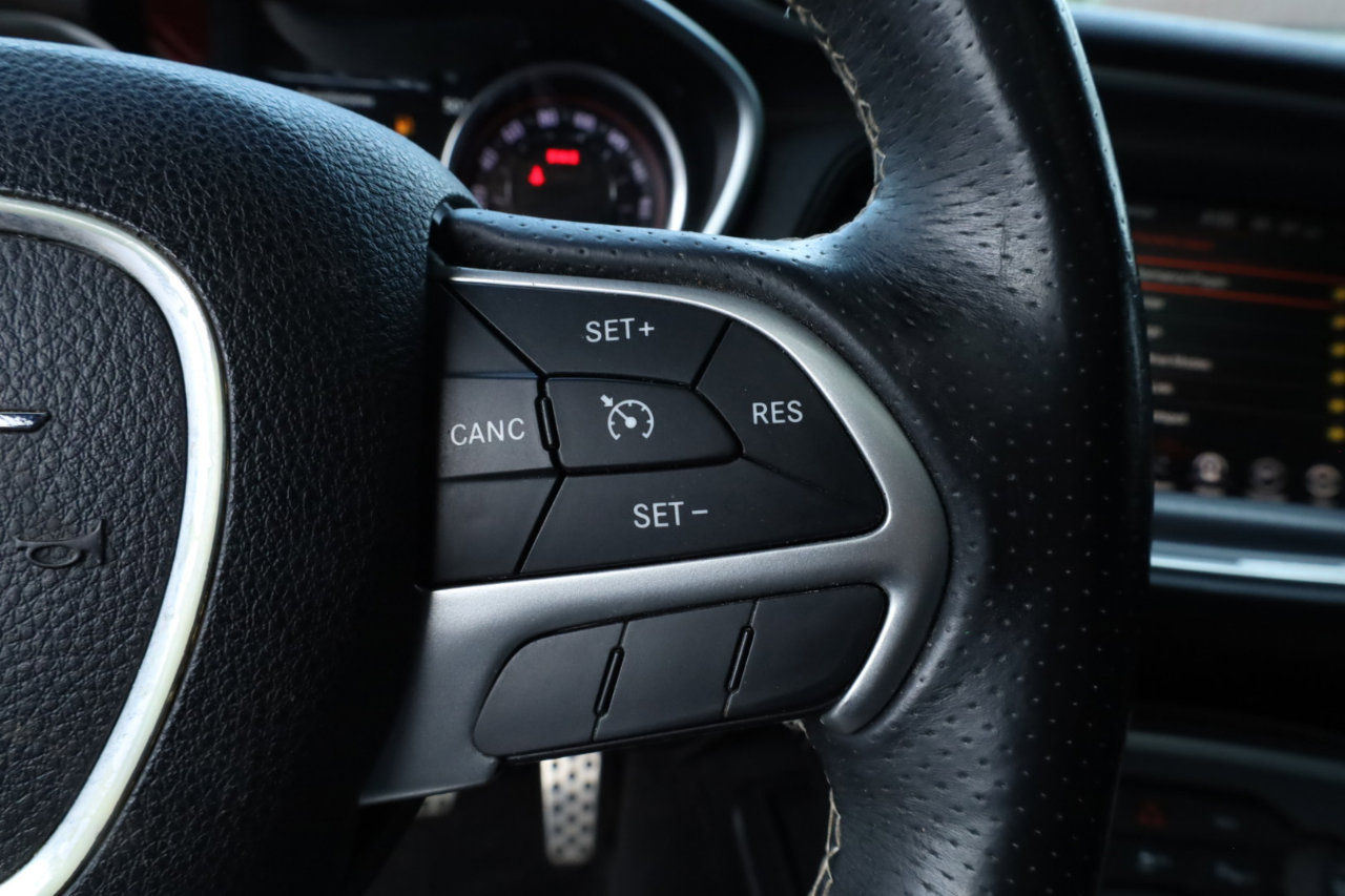 Used 2016 Dodge Challenger SRT w/ Technology Group image 39