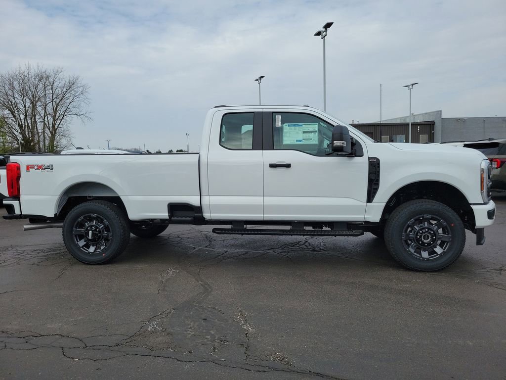 New 2026 Ford F250 4x4 SuperCab Super Duty image 3