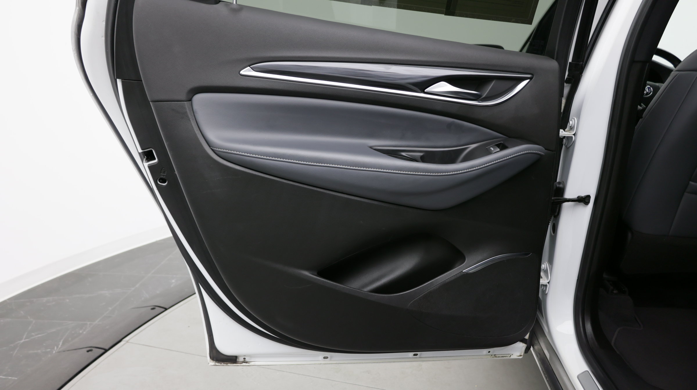 Used 2022 Buick Enclave Premium FWD image 30