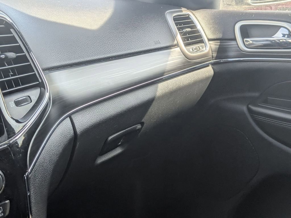 Used 2019 Jeep Grand Cherokee Limited image 27