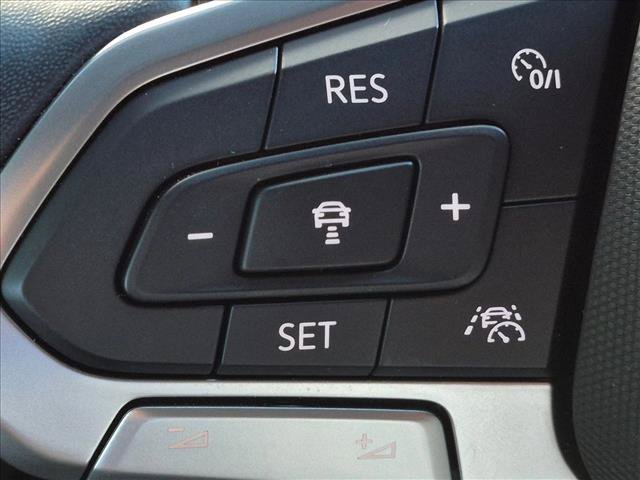 Used 2025 Volkswagen Atlas Cross Sport SE FWD image 16