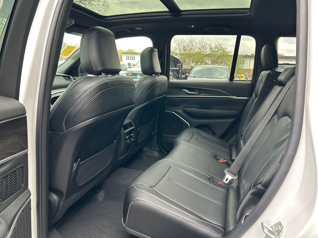 New 2026 Jeep Grand Cherokee Limited AWD/4WD image 25