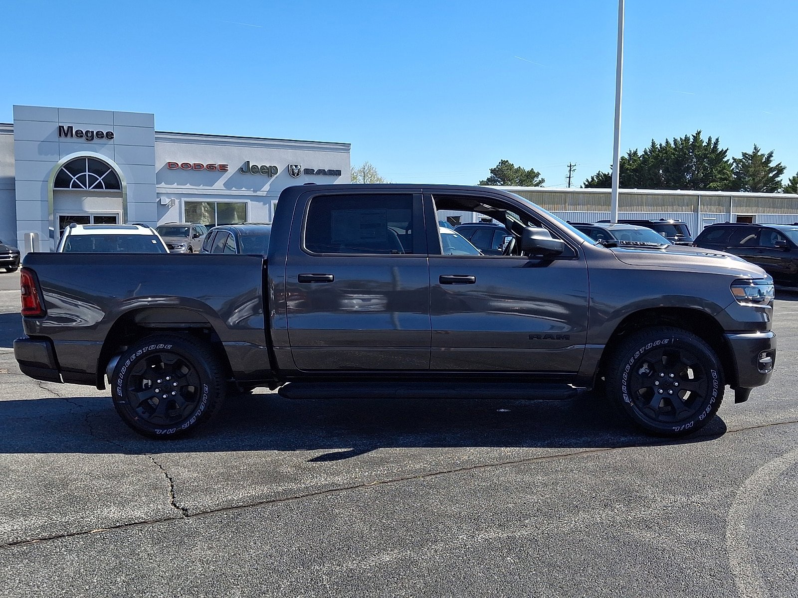 New 2026 RAM 1500 Express AWD/4WD image 7