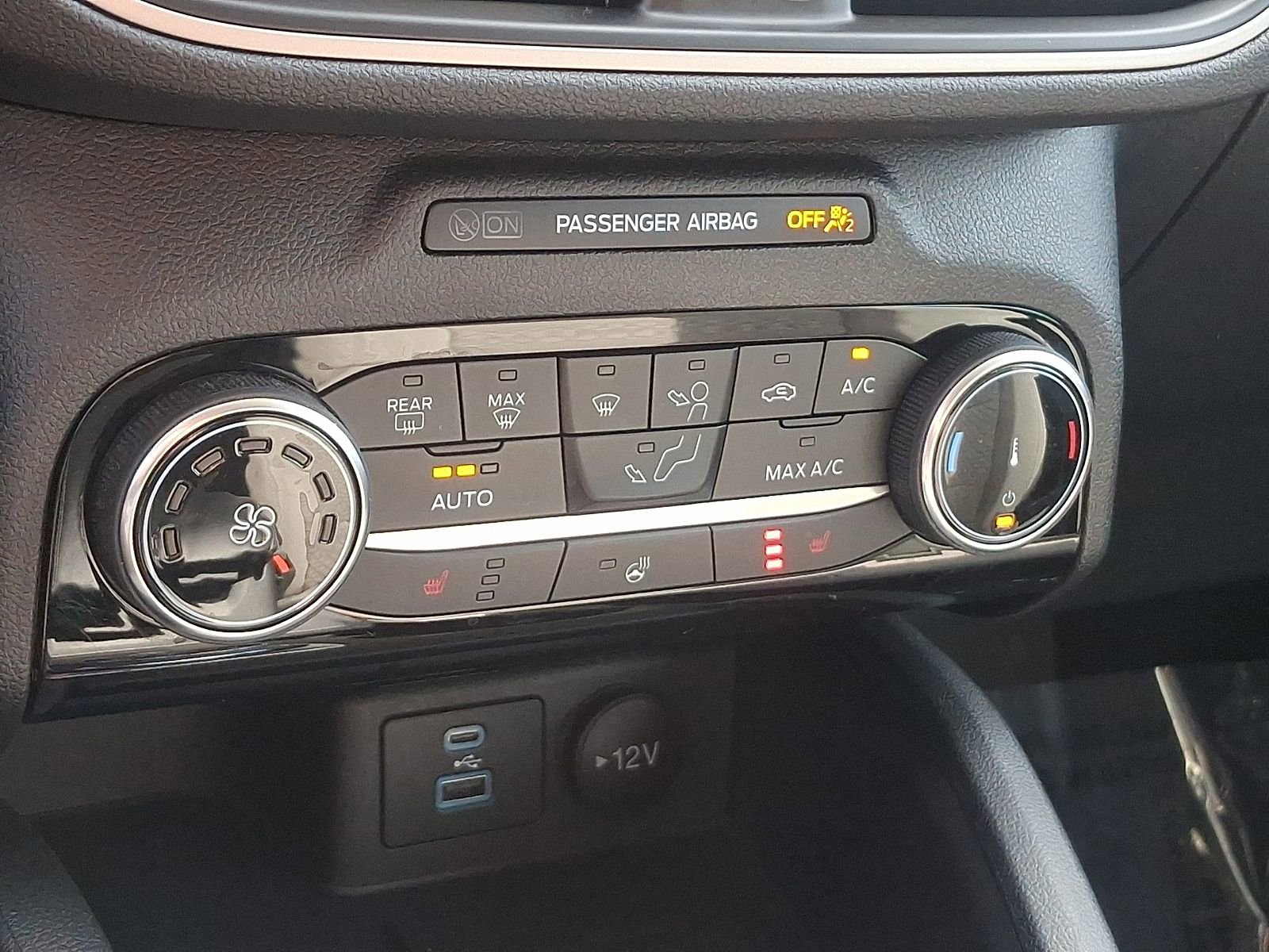 Used 2022 Ford Escape SE w/ Cold Weather Package AWD/4WD image 16