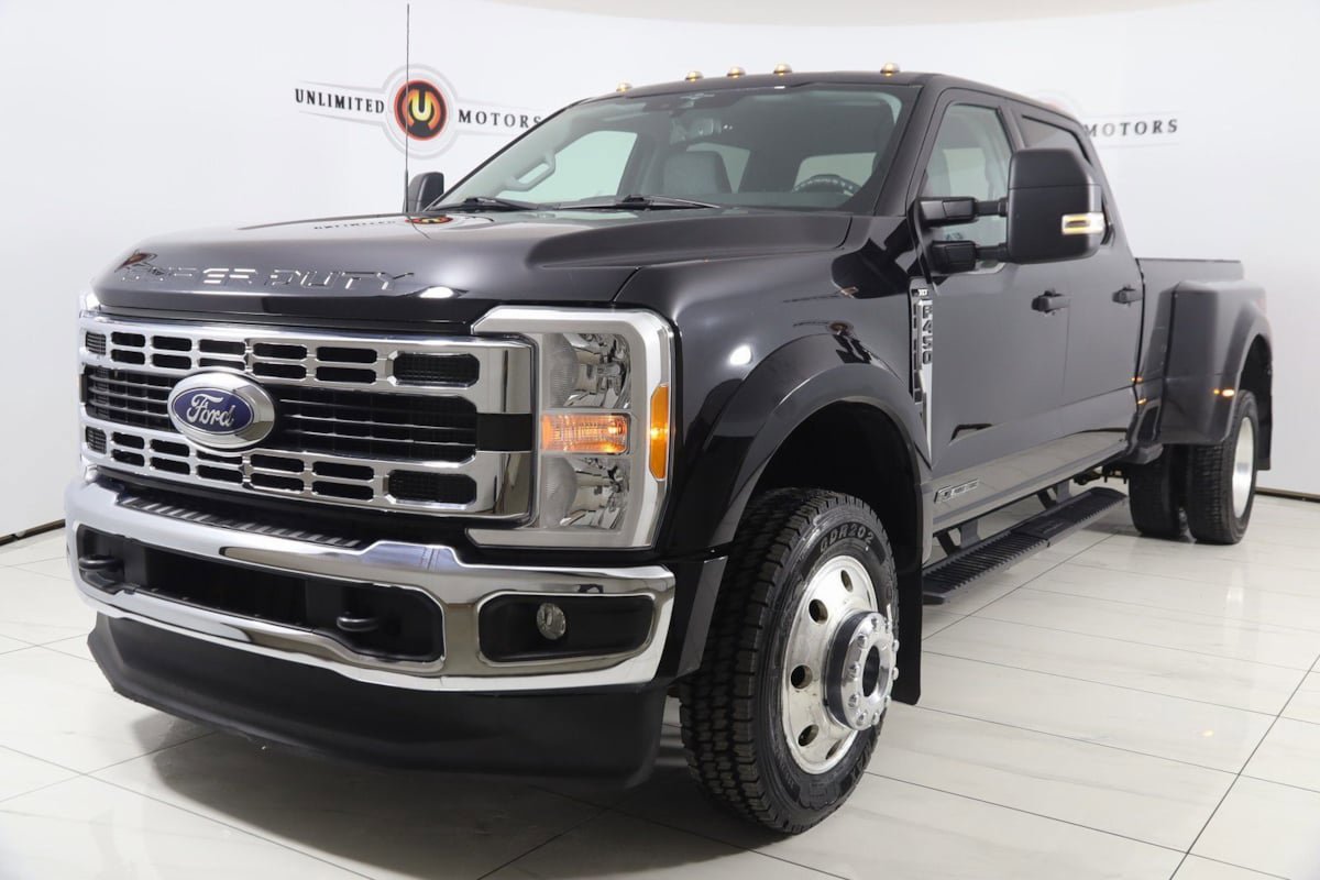 Used 2023 Ford F450 XLT w/ FX4 Off-Road Package image 5