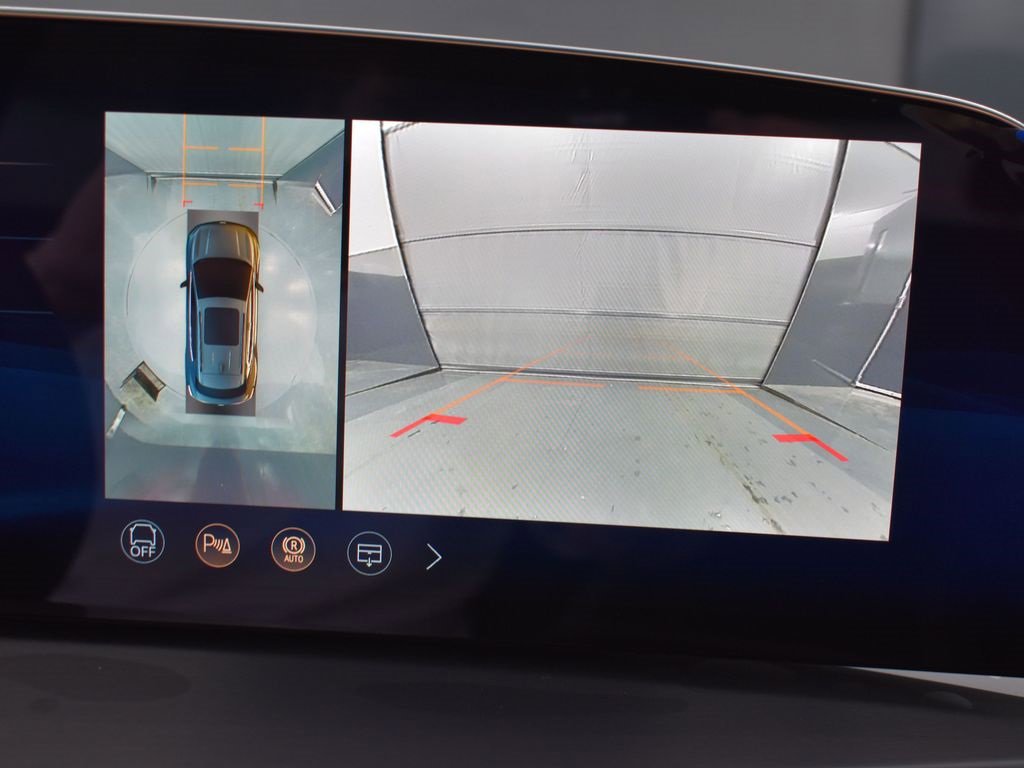 New 2026 Cadillac Vistiq Sport w/ LPO, Floor Liner Package image 26