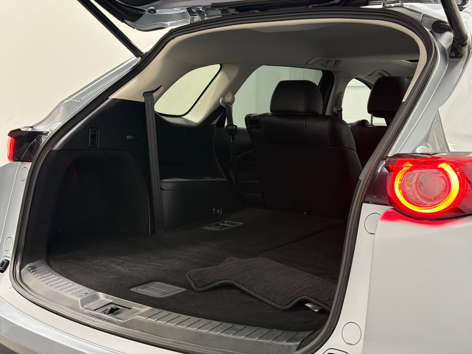 Used 2023 MAZDA CX-9 Touring image 8