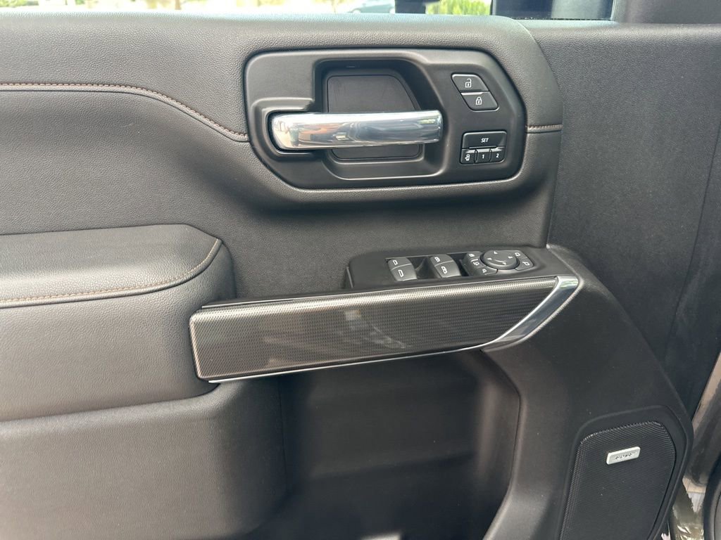 Used 2022 GMC Sierra 2500 AT4 w/ AT4 Preferred Package image 12