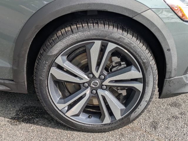 New 2026 Volvo V60 B5 Cross Country Plus w/ Protection Package Premier AWD/4WD image 11